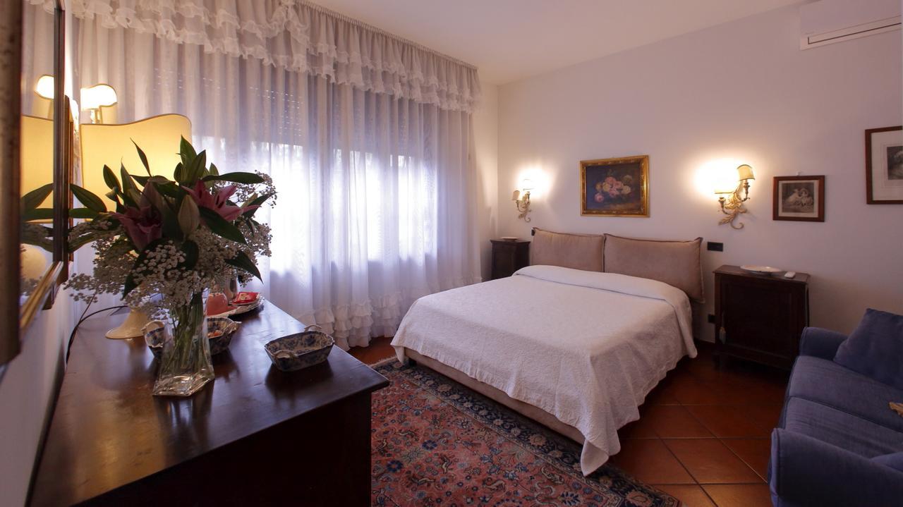 B&B Domus Сирмионе Екстериор снимка